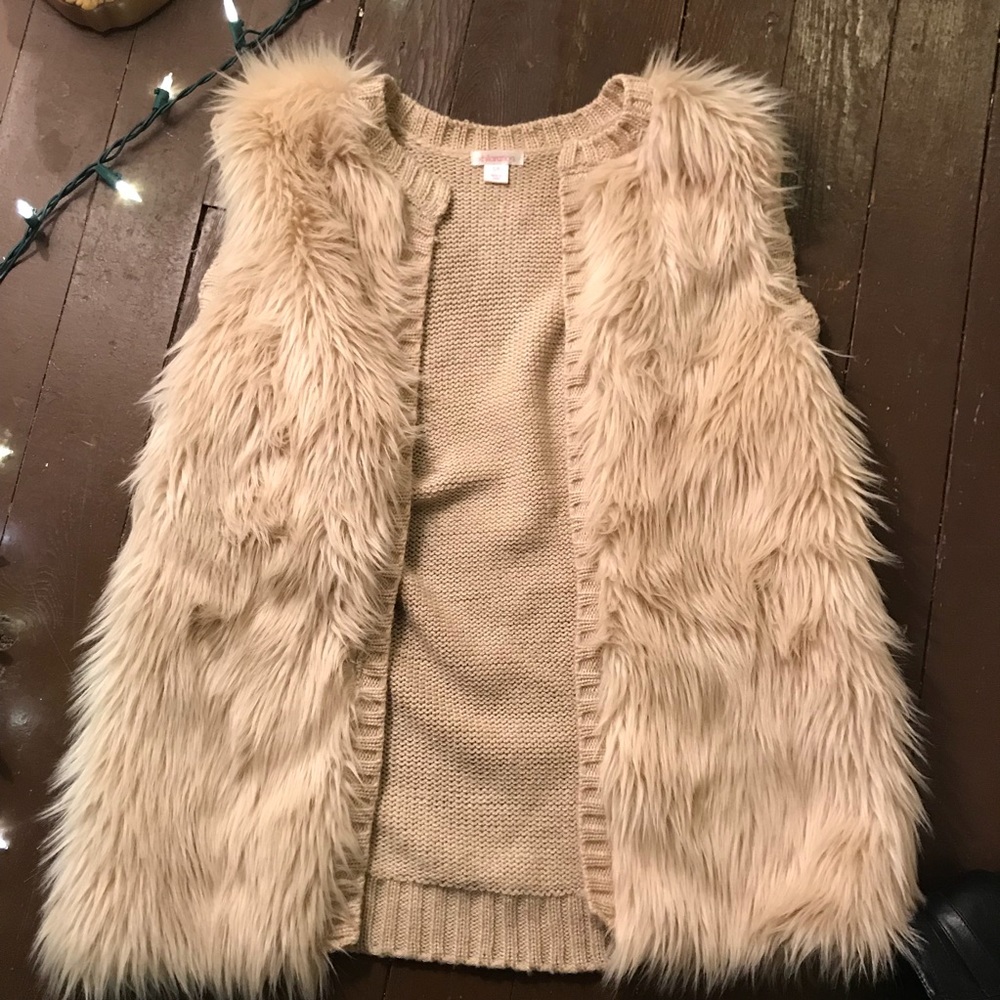 Cream fur vest